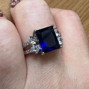 NWT Silvertone & Deep Blue Cocktail Ring